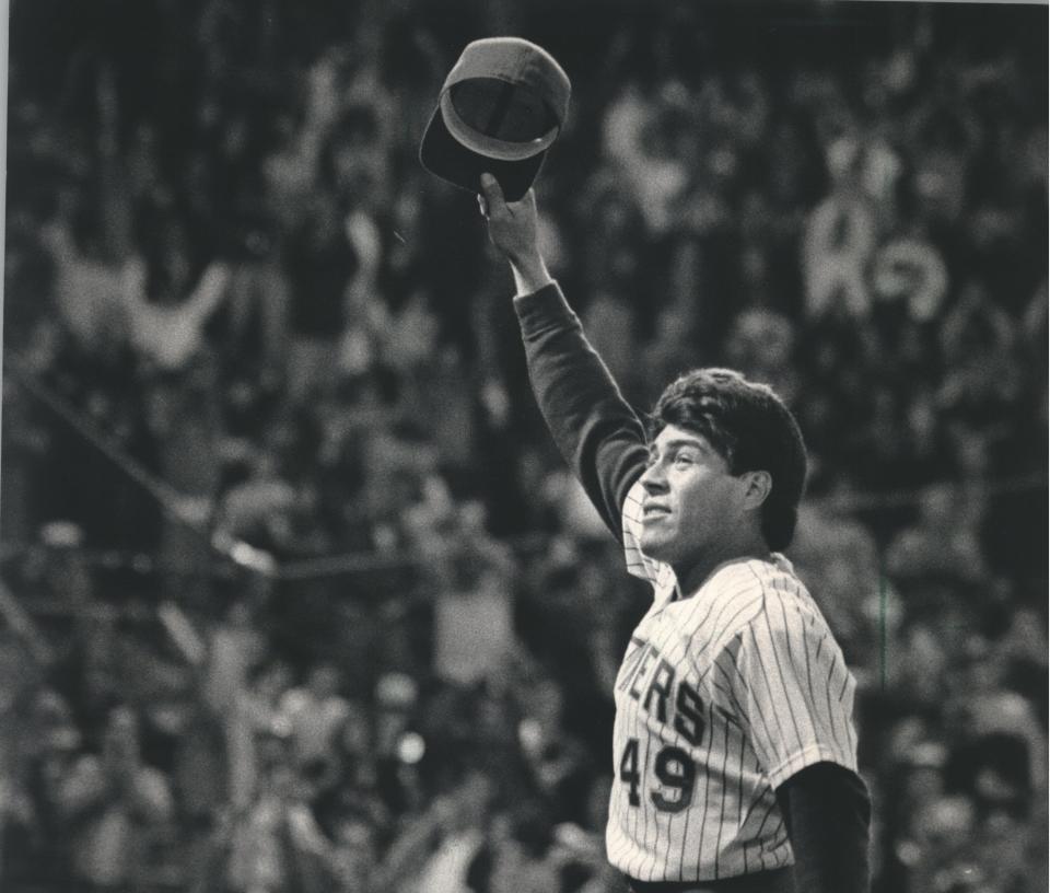 Teddy Higuera tips his cap during his record-breaking 32-inning scoreless innings streak in 1987.