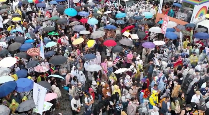 ▲台灣同志遊行今天（29日）再度舉行實體舉辦，主辦單位預估超過12萬人參與。（圖／翻攝臺灣同志遊行臉書）