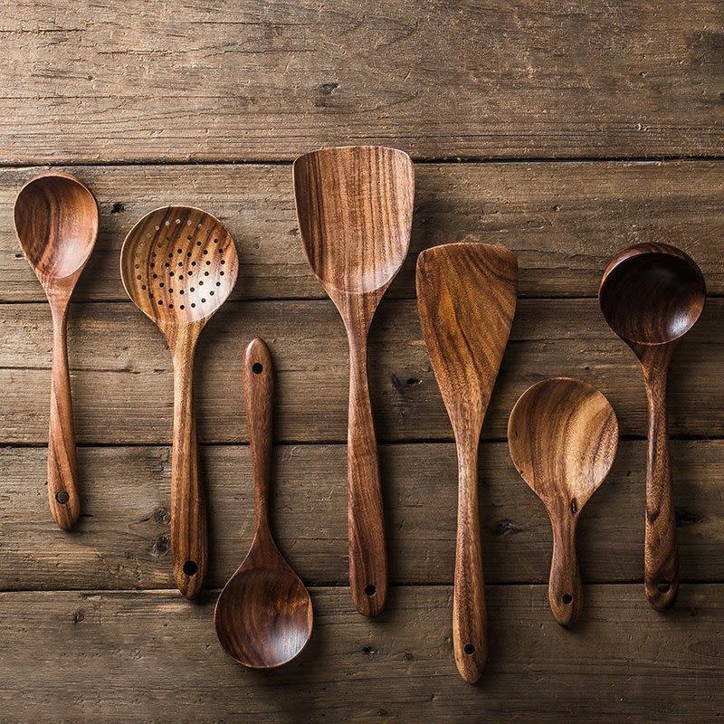 14) Classic Seven-Piece Wooden Kitchen Utensil Set