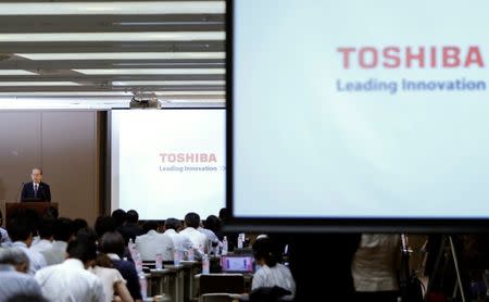 Toshiba Corp CEO Satoshi Tsunakawa attends a news conference after asking regulators for extension on financial filing and deal on chip unit sale, at the company headquarters in Tokyo, Japan June 23, 2017. REUTERS/Issei Kato