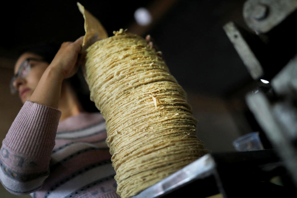 En 2006 se registraron las primeras denuncias de productores de tortillas que eran víctima de extorsión. (Foto: Reuters/Edgard Garrido).