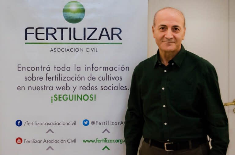 The researcher and professor of the University of Sabanci, Istanbul, Ismail Cakmak, during his exhibition at the event organized by Fertilizar Asociación Civil