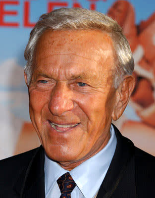 Jack Klugman at the Hollywood premiere of Touchstone Pictures' Raising Helen