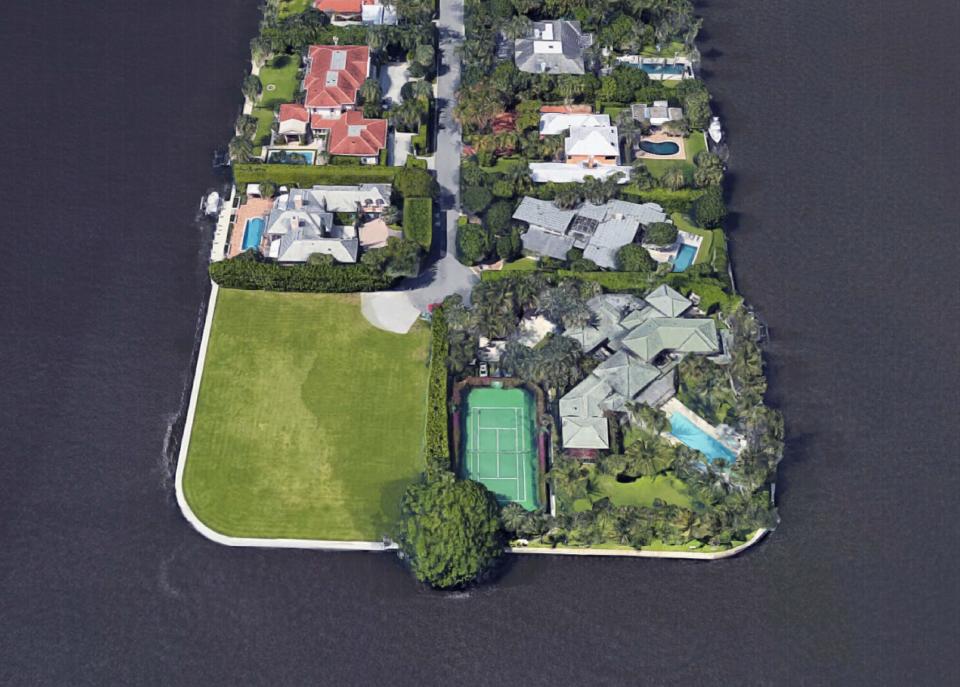 A dock planned for 757 Island Dr., see here at the southwest tip of Everglades Island in Palm Beach, would run along the property's west edge.