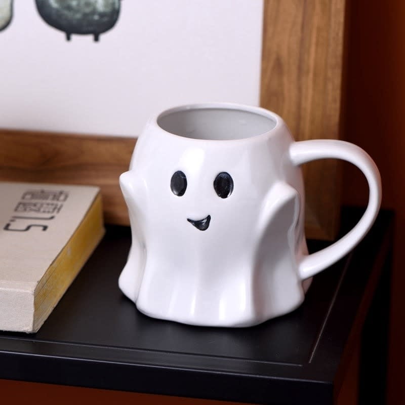 the white ceramic ghost mug