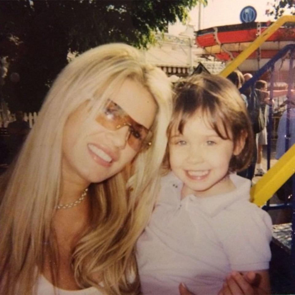 Ashley Massaro (left) with daughter Alexa | Alexa Maassaro/ Instagram