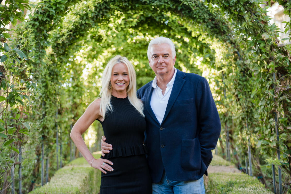 Lisa O'Hurley, former Golf Channel exec, dishes on life with her famous  actor husband, college golf and her Lohla Sport brand