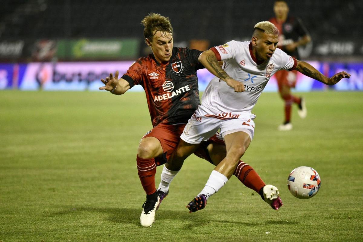 Cinco goles de Independiente a Huracán en el Tomás Adolfo Ducó