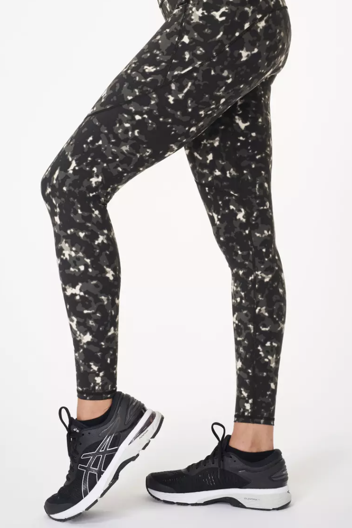 <p><strong>Sweaty Betty</strong></p><p>nordstrom.com</p><p><a href="https://go.redirectingat.com?id=74968X1596630&url=https%3A%2F%2Fwww.nordstrom.com%2Fs%2Fsweaty-betty-power-workout-leggings%2F5823362%3Forigin%3Dcategory-personalizedsort%26breadcrumb%3DHome%252FBrands%252FSweaty%2BBetty%26color%3Dgrey%2Btortoise%2Bshell%2Bprint&sref=https%3A%2F%2Fwww.elle.com%2Ffashion%2Fshopping%2Fg34826241%2Fnordstrom-cyber-monday-sale-2020%2F" rel="nofollow noopener" target="_blank" data-ylk="slk:shop it;elm:context_link;itc:0;sec:content-canvas" class="link ">shop it</a></p><p><strong><del>$100</del> $70 (30% off)</strong></p>