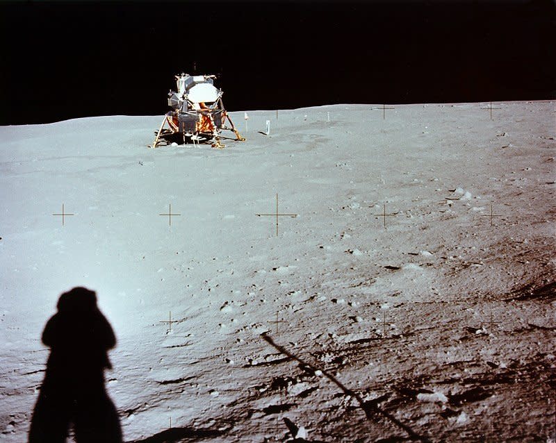 moon landing gear space