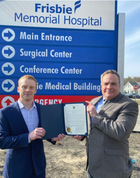 Rochester Mayor Paul Callaghan (right) presents Tri-Cities Joint Proclamation recognizing National Doctors’ Day at Frisbie Memorial Hospital. Dr. Trevor Eide, Chief Medical Officer at Frisbie Memorial Hospital (left), accepted the joint proclamation on behalf of our dedicated colleagues.