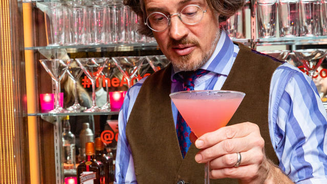 Cosmopolitan: A Bartender's Life by Cecchini, Toby