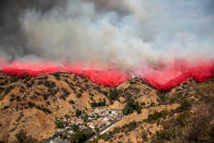 <p>The La Tuna Canyon fire over Burbank, Calif., Sept. 2, 2017. (Photo: Kyle Grillot/Reuters) </p>