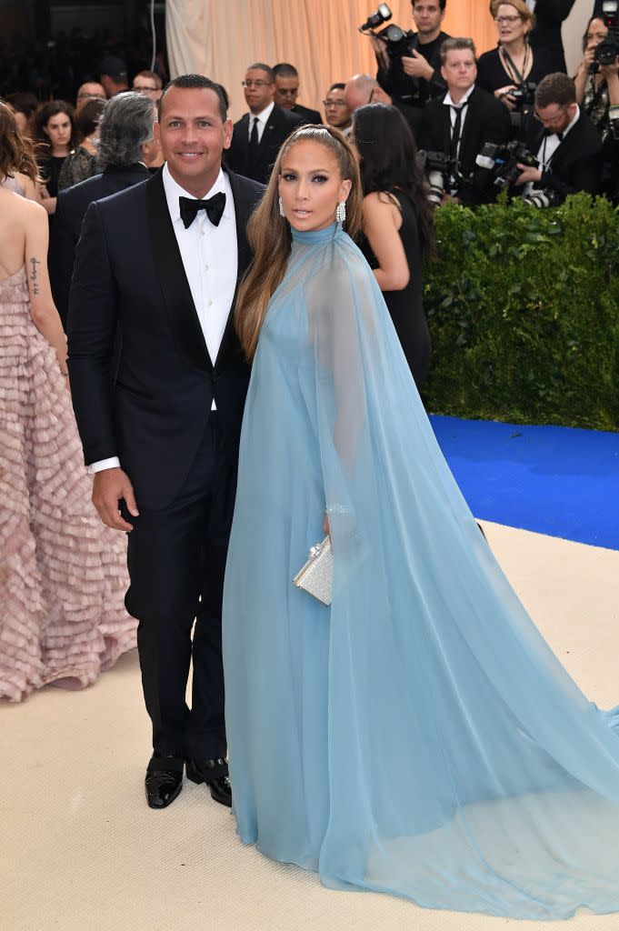 2017年5月1日，Alex Rodriguez 與 Jennifer Lopez 參加2017 Met Gala。