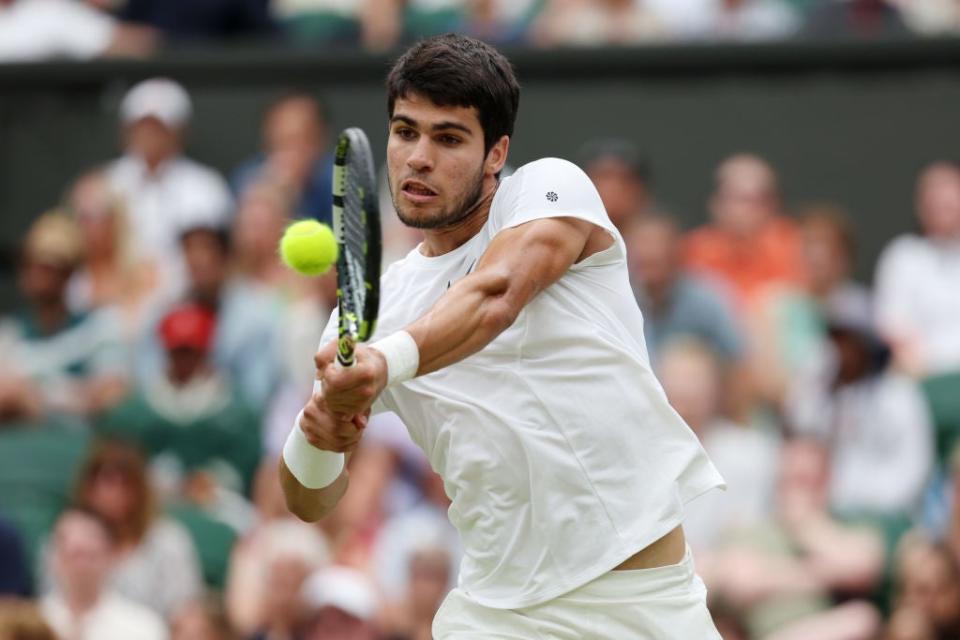 Carlos Alcaraz plays a backhand against Nicolas Jarry (Getty Images)