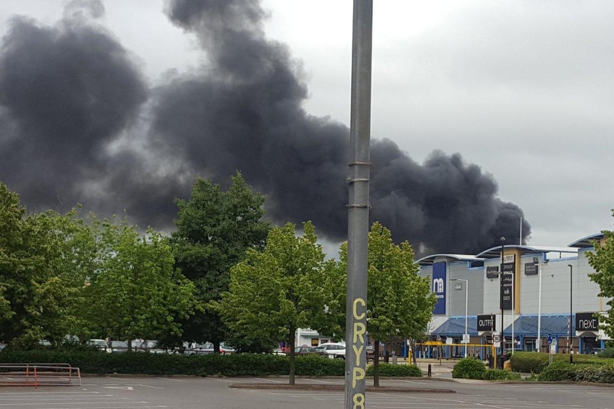 Croydon: Huge plumes of smoke seen as firefighters tackle blaze: Colin Barber