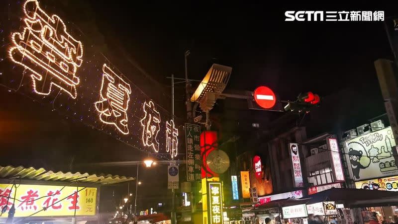 不少在地鄉民分享寧夏夜市必吃美食。（資料照／記者洪玲明拍攝）