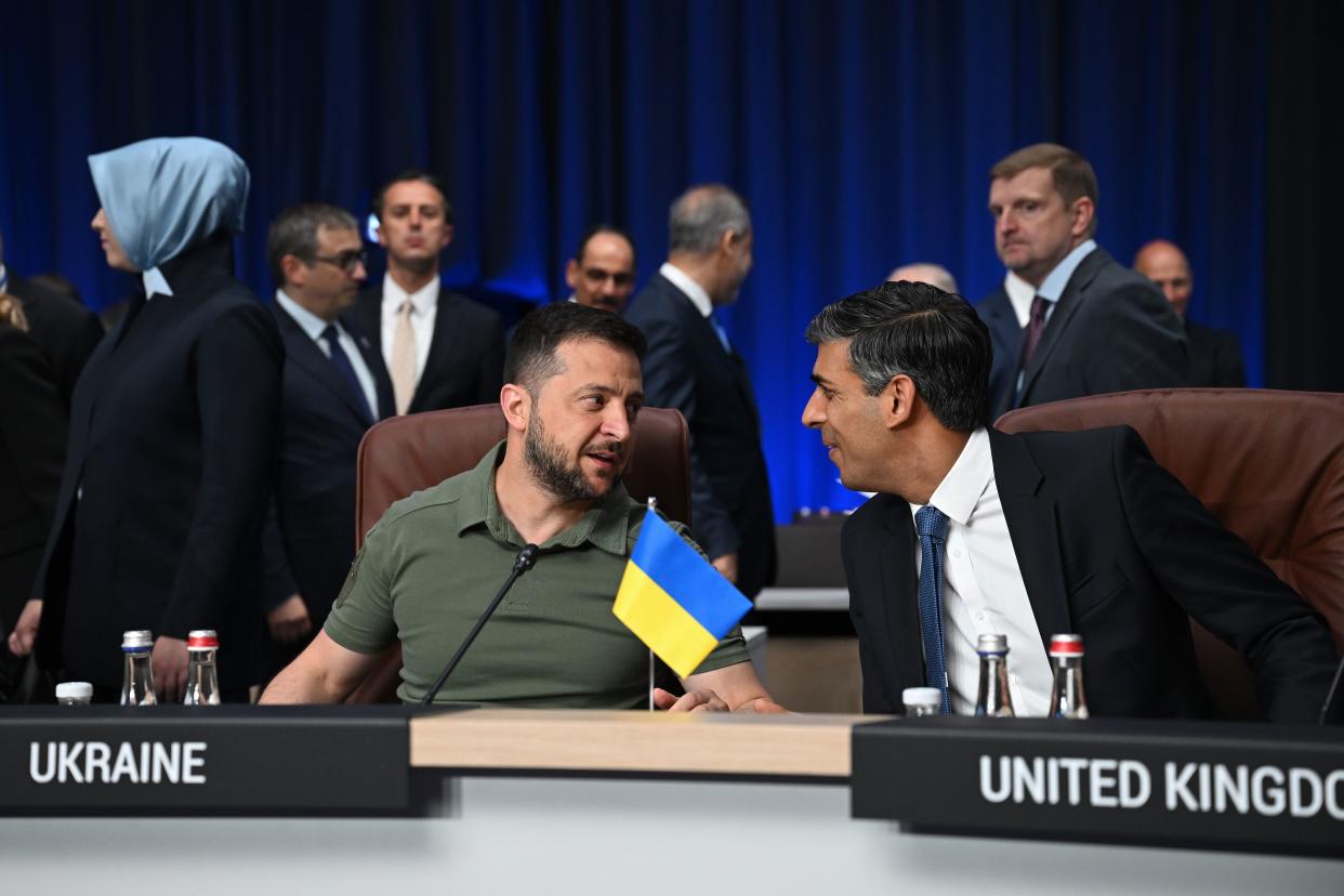 Volodymyr Zelensky, left, and Rishi Sunak (PA Wire)