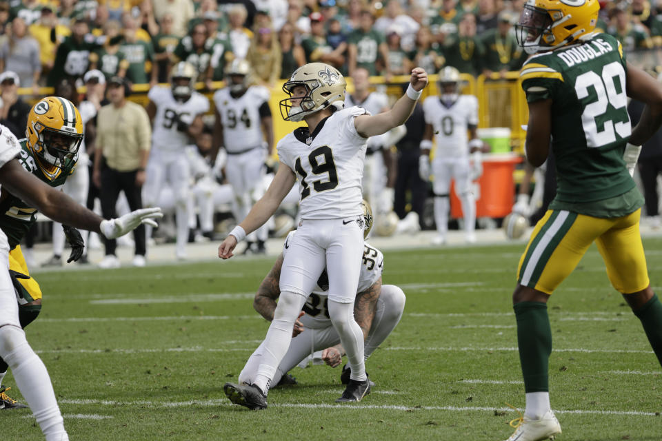 New Orleans Saints place-kicker Blake Grupe (19) watches his field goal go wide during the second half of an NFL football game against the Green Bay Packers Sunday, Sept. 24, 2023, in Green Bay, Wis. The Packers won 18-17. (AP Photo/Mike Roemer)