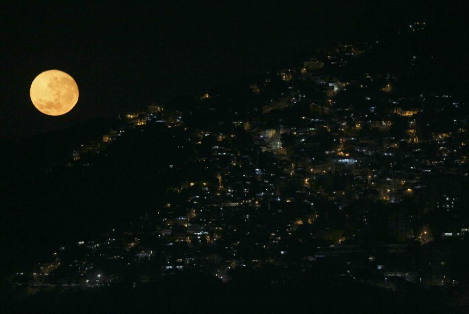 Rio de Janeiro moon