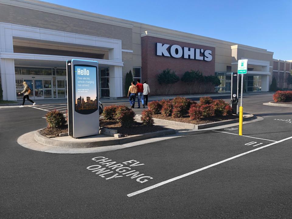 Kohl's houses its stores in off-mall settings.