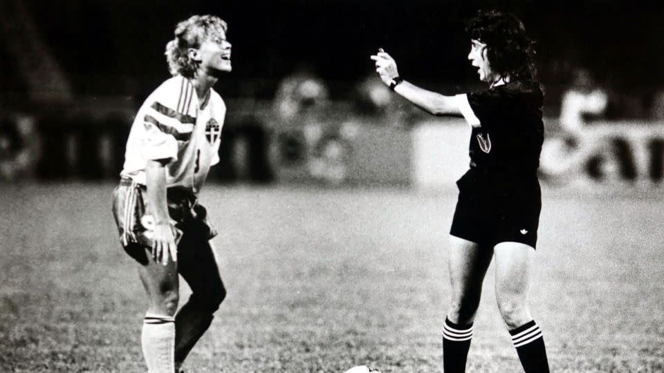 Claudia Vasconcelos refereeing during the 1991 third-place playoff. - Chen guo/Imaginechina/AP