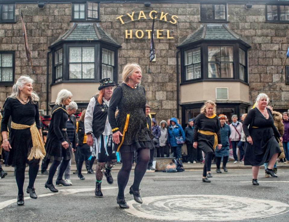 Falmouth Packet: Morris dancing outside Tyacks Hotel