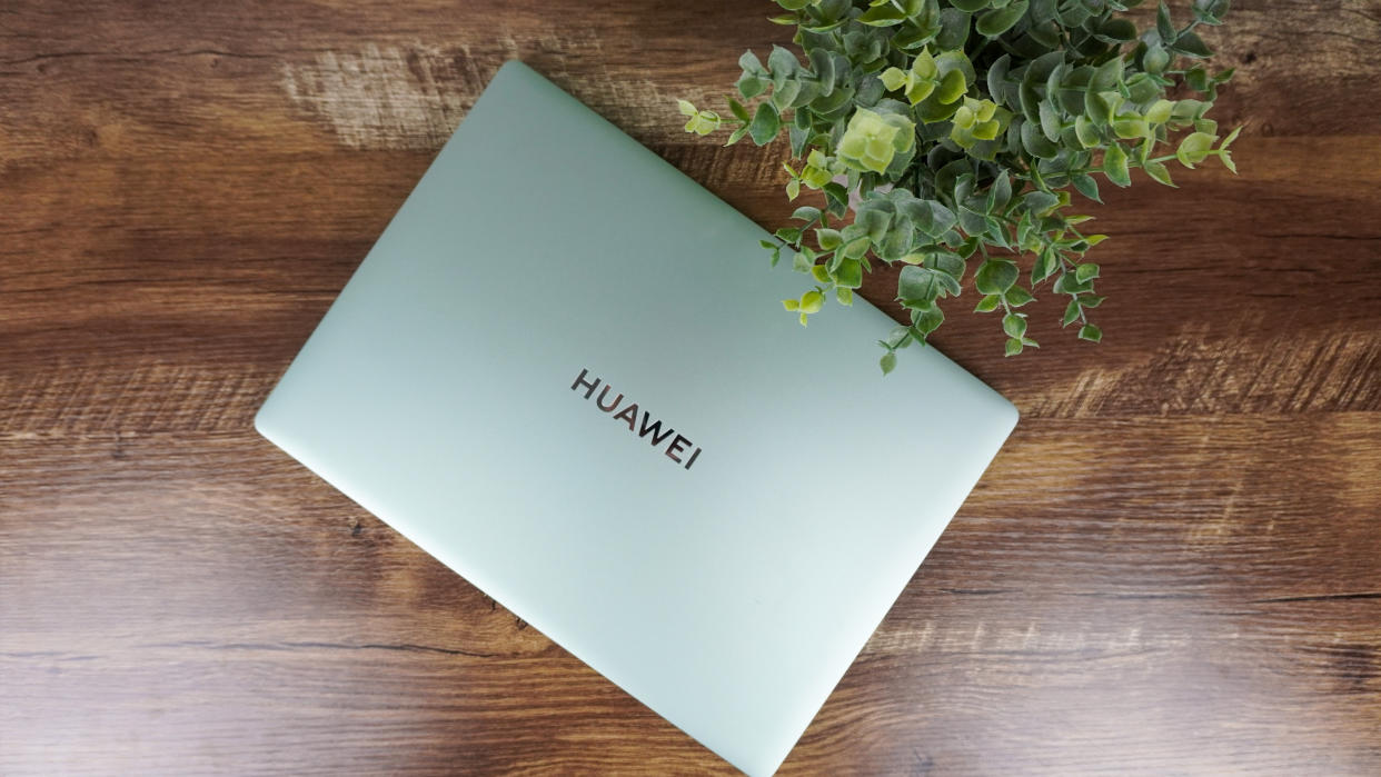  Huawei MateBook 14 (2024). 