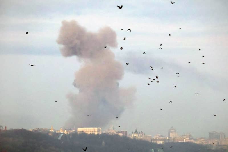 A plume of smoke rises over Kiev after the massive Russian missile attack on Friday morning. As reported, Russia launched around 110 missiles. The Ukrainian air defence forces downed 87 cruise missiles and 27 Shahed drones. -/Ukrinform/dpa