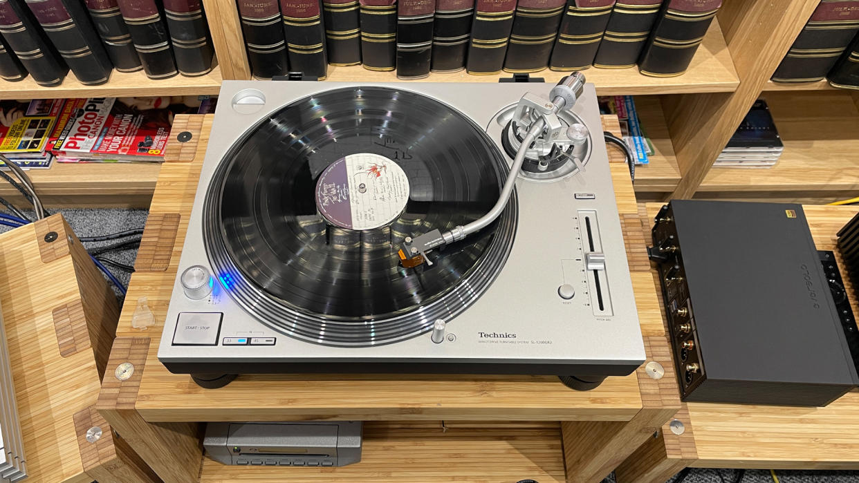  Turntable: Technics SL-1200GR2. 