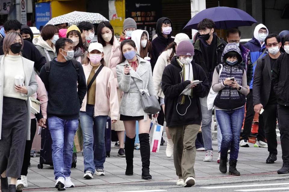 氣象局表示，今(26日)晚到明(27日)清晨是這波強烈大陸冷氣團最強的時候，苗栗以北沿海空曠地區可能出現10度以下的低溫。(圖/陳信翰攝)