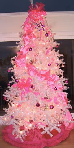 <p>courtesy Dr. Christmas</p> Anna Nicole Smith's Christmas tree