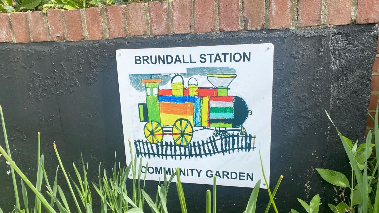 Brundall station community garden sign