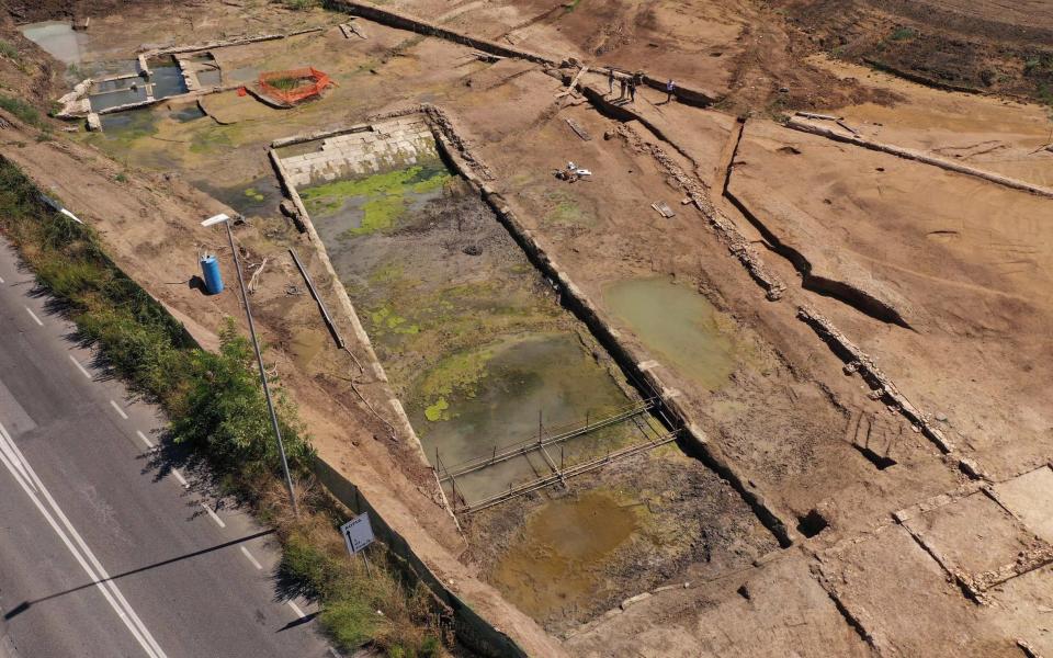 The pool has a stone ramp at one end which would have allowed for easy access - Soprintendenza Speciale di Roma