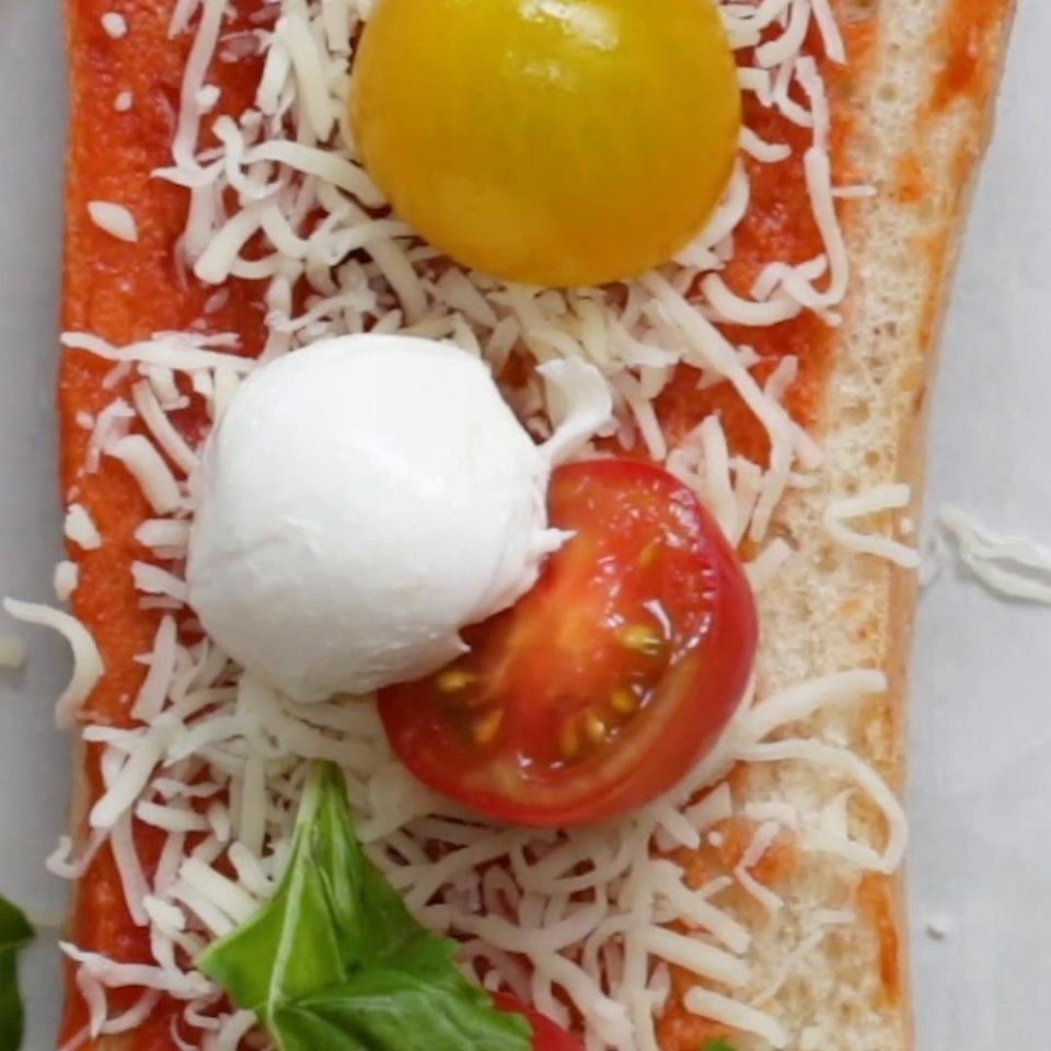 Easy baguette pizza