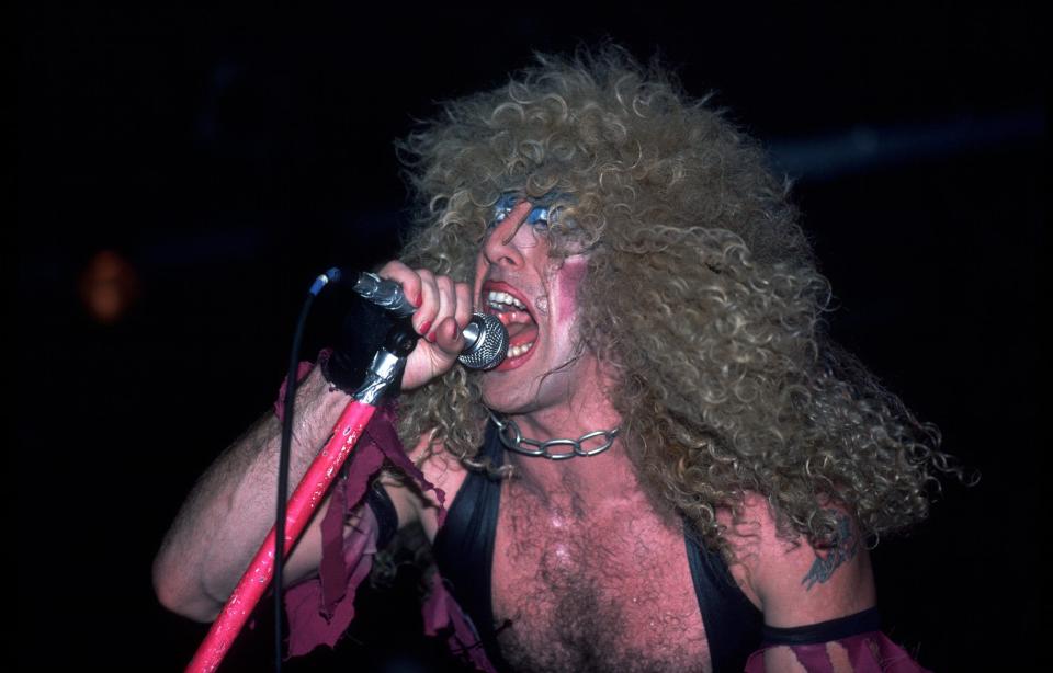 Dee Snider singing