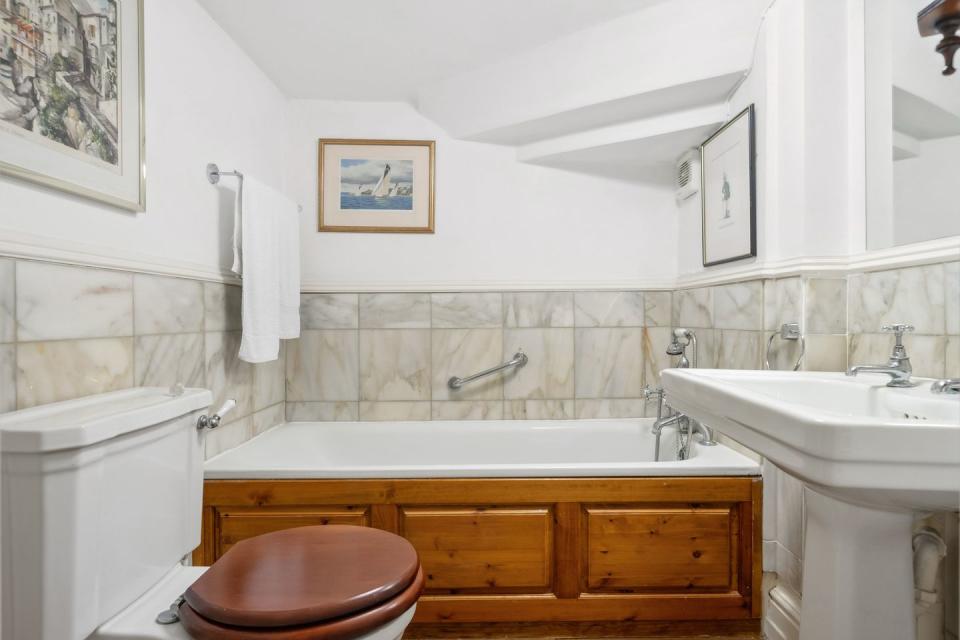 westminster townhouse for sale bathroom