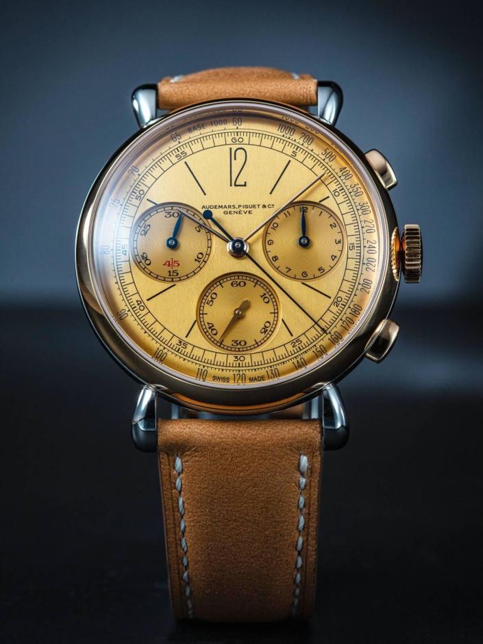 為了慶祝品牌博物館開幕，AP愛彼今年推出[Re]master01錶款，並以古董復刻系列的姿態現身。然而，這款手錶並不只是復刻那麼簡單，它還融入現代製錶思維，為未來尋找創新的靈感。