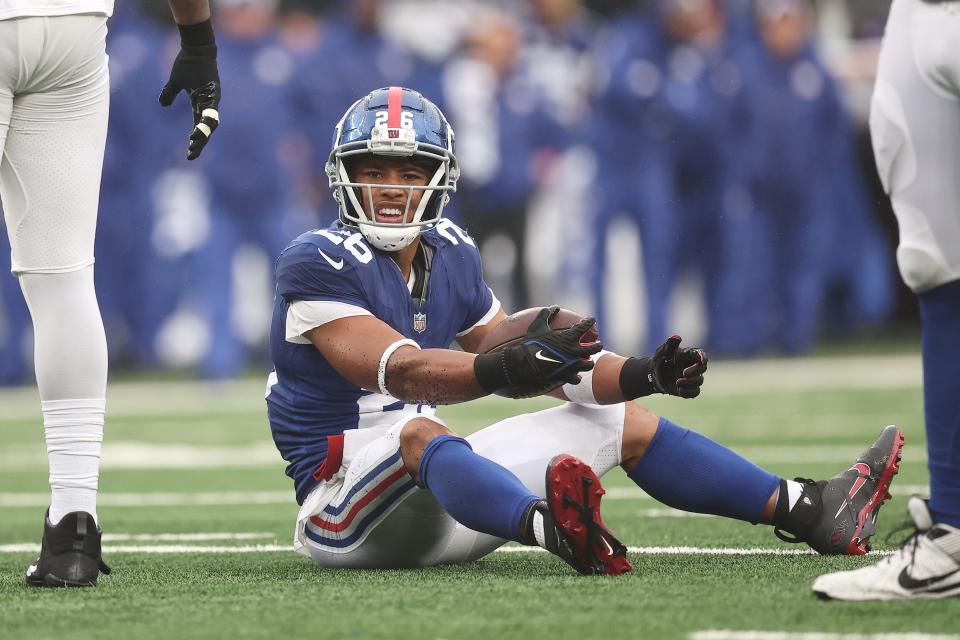 Will Saquon Barkley and the New York Giants beat the Las Vegas Raiders? NFL Week 9 picks and predictions weigh in on Sunday's game.