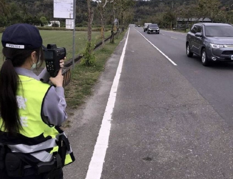 警方控黃姓男子開小貨車飆速154公里，原廠打臉警方「新車測試只能開到145公里」。示意圖，與本新聞無關。（資料照）