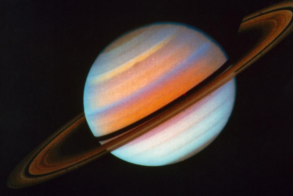 voyager 1 saturn false color nasa jpl