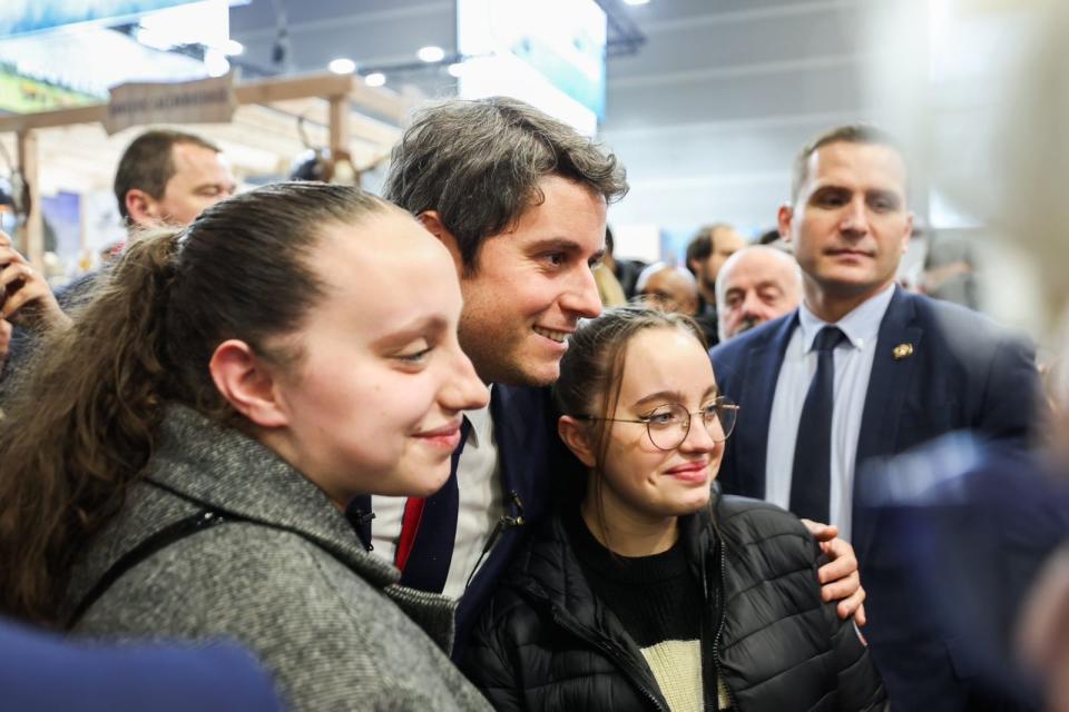 法國總理艾塔爾年僅34歲，對年輕選民頗具吸引力。翻攝@GabrielAttal 「X」社群平台