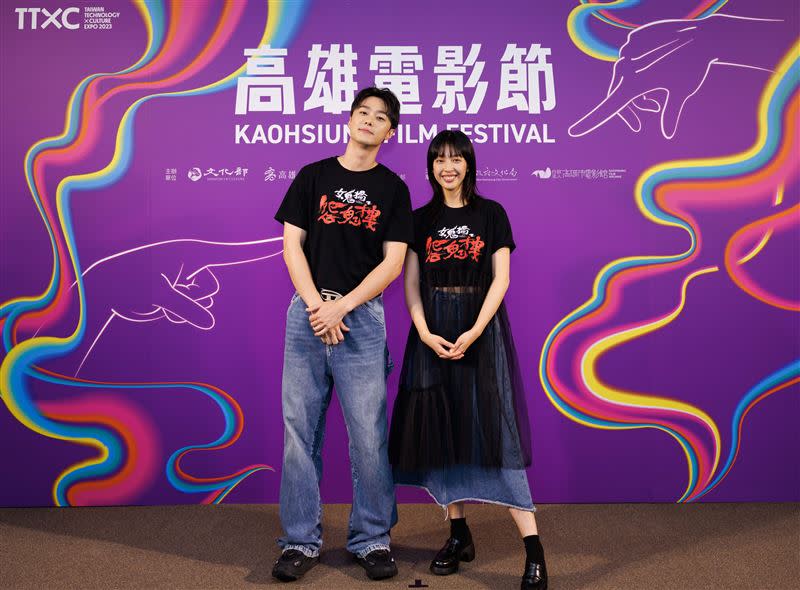 施柏宇（左）和王渝萱在《女鬼橋2：怨鬼樓》飾演兄妹。（圖／高雄電影節提供）