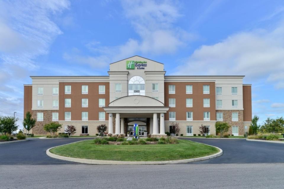 Terre Haute, Indiana’s Holiday Inn is charging astronomical fees for those who want to watch the eclipse from the city that is known for its federal death cell. Holiday Inn