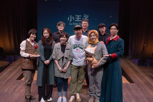 C MUSICAL負責人張芯慈（左3）擔任劇本譯詞暨執行導演，韓國導演李大雄親自來台執導。（C MUSICAL提供）