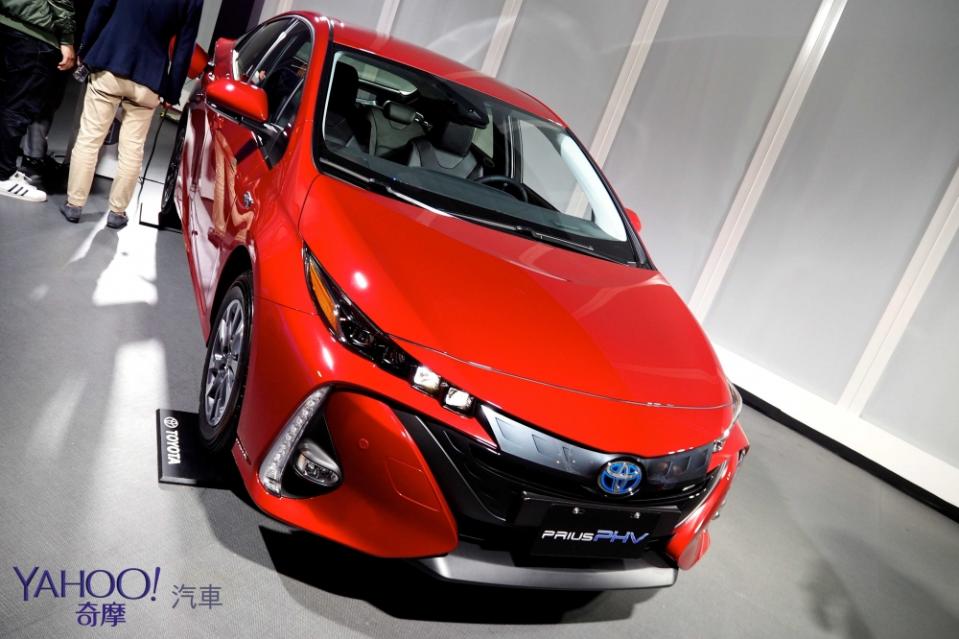 補強油電陣容，Toyota Prius PHV每公升109.9公里超續航登場！