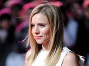 Natürlich würde Kristen Bell nie einem Haustier etwas zu leide tun: Die Schauspielerin adoptierte schon oft Hunde aus Tierheimen und sagte gegenüber "People" über ihre vierbeinigen Schützlinge, sie seien "wie Kinder, die ich nicht selbst auf die Welt gebracht habe." (Bild: Ian Gavan/Getty Images)