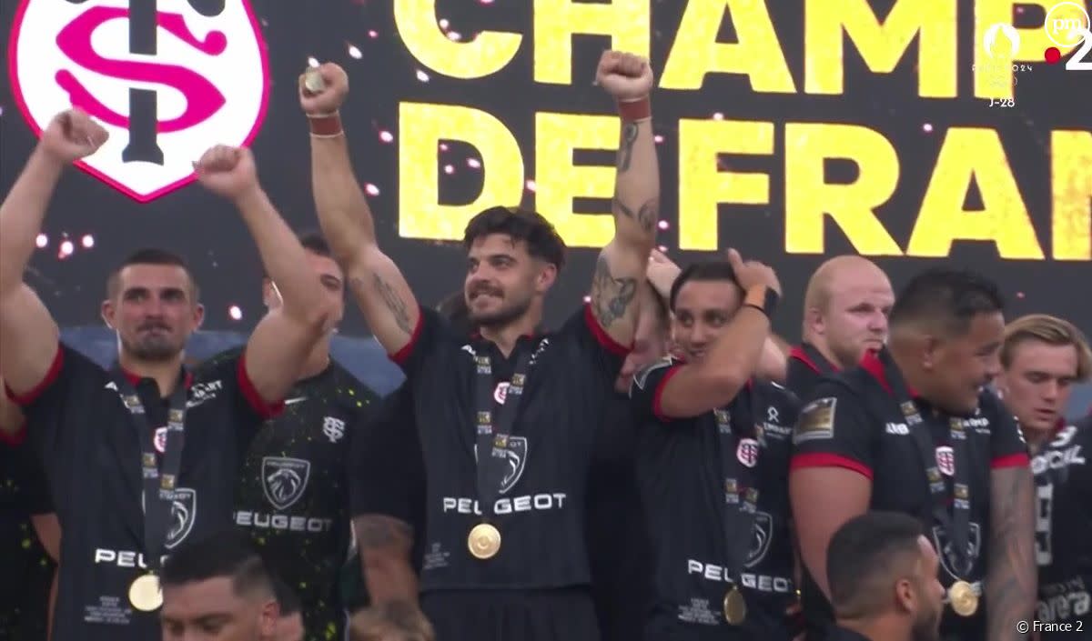 Romain Ntamack et ses coéquipiers toulousains n'ont fait qu'une bouchée des Bordelais en finale du Top14. - France 2