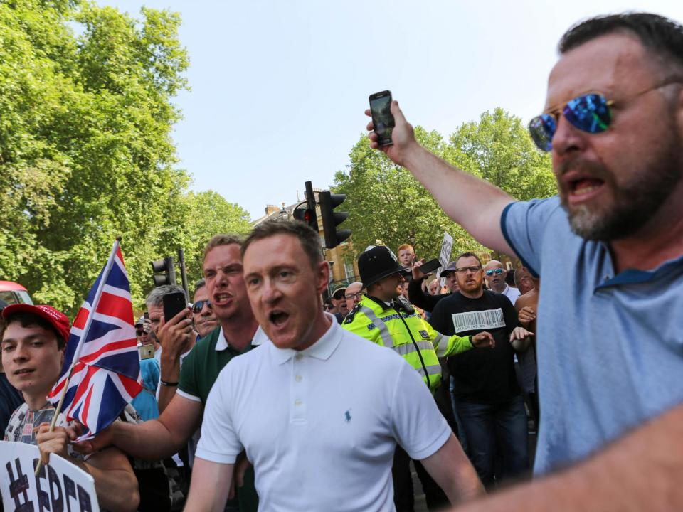 Tommy Robinson protest: Hundreds demonstrate in Downing Street after far-right figure arrested