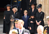 <p>Al funerale di Stato, la Famiglia Reale accompagna per l'ultima volta il feretro di Sua Maestà Regina Elisabetta II (Photo by Karwai Tang/WireImage)</p> 